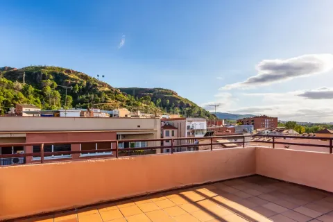 Liikekiinteistö myytävänä Martorell, Barcelona, Espanja, 4 makuuhuonetta, 259 m2 No. 167075 - kuva 4