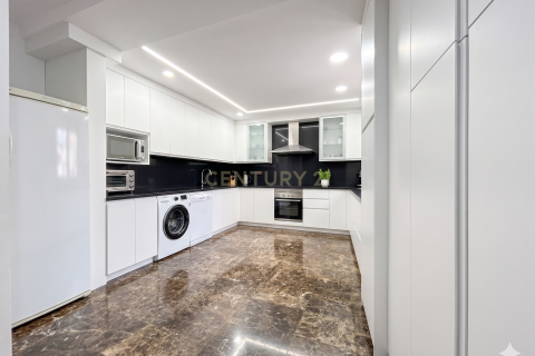 House à vendre à Premia De Mar, Barcelona, Espagne, 5 chambres, 310 m2 No. 167077 - photo 3