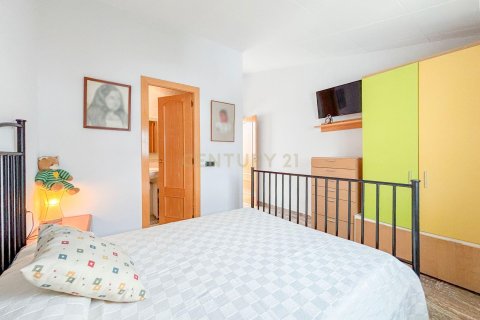 House for sale in Premia De Mar, Barcelona, Spain 5 bedrooms, 310 sq.m. No. 167077 - photo 26
