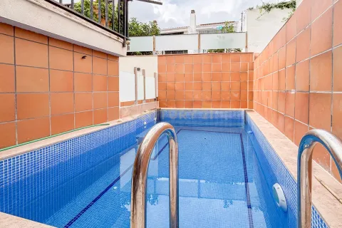 House for sale in Premia De Mar, Barcelona, Spain 5 bedrooms, 310 sq.m. No. 167077 - photo 5