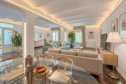 House à vendre à Premia De Mar, Barcelona, Espagne, 5 chambres, 310 m2 No. 167077 - photo 2