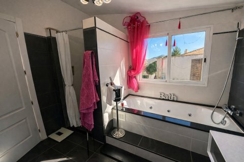 Willa w Castalla, Alicante, Hiszpania 8 sypialni, 400 mkw. nr 156265 – zdjęcie 28