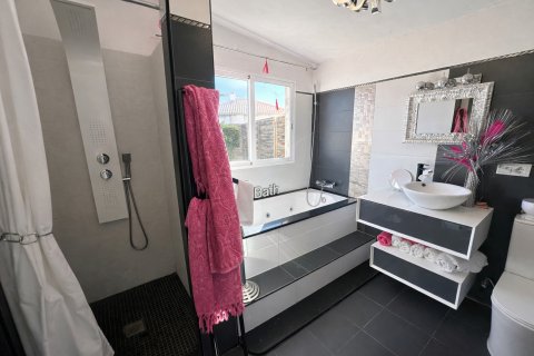 Willa w Castalla, Alicante, Hiszpania 8 sypialni, 400 mkw. nr 156265 – zdjęcie 27