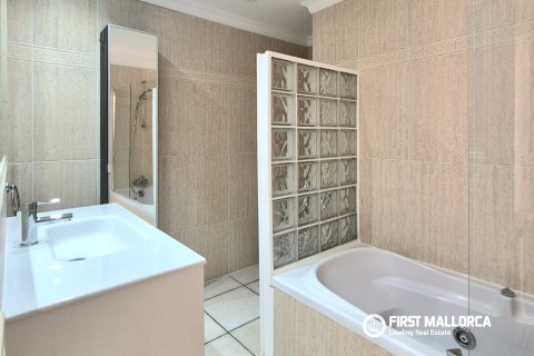 Huoneisto vuokrattavana Cala Vinyes, Mallorca, Espanja, 3 makuuhuonetta, 159 m2 No. 167795 - kuva 15