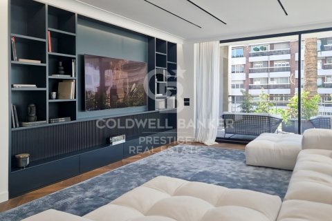 Apartamento en venta en Barcelona, España 4 dormitorios, 350 m2 No. 160225 - foto 2
