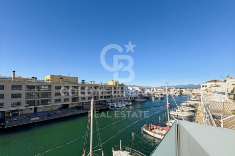 Dom w Empuriabrava, Girona, Hiszpania 3 sypialnie, 172 mkw. nr 160227