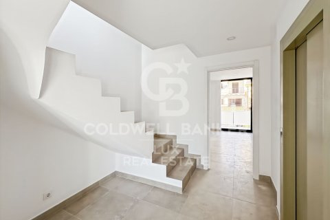 Продажа дома в Эмпуриабрава, Герона, Испания 3 спальни, 172м2 №160227 - фото 16