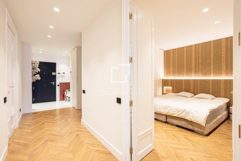 Apartament w Barcelona, Hiszpania 3 sypialnie, 117 mkw. nr 150857 – zdjęcie 21