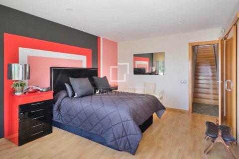 Villa till salu i Premia De Dalt, Barcelona, Spanien 4 sovrum, 460 kvm. Nr. 150854 - foto 25