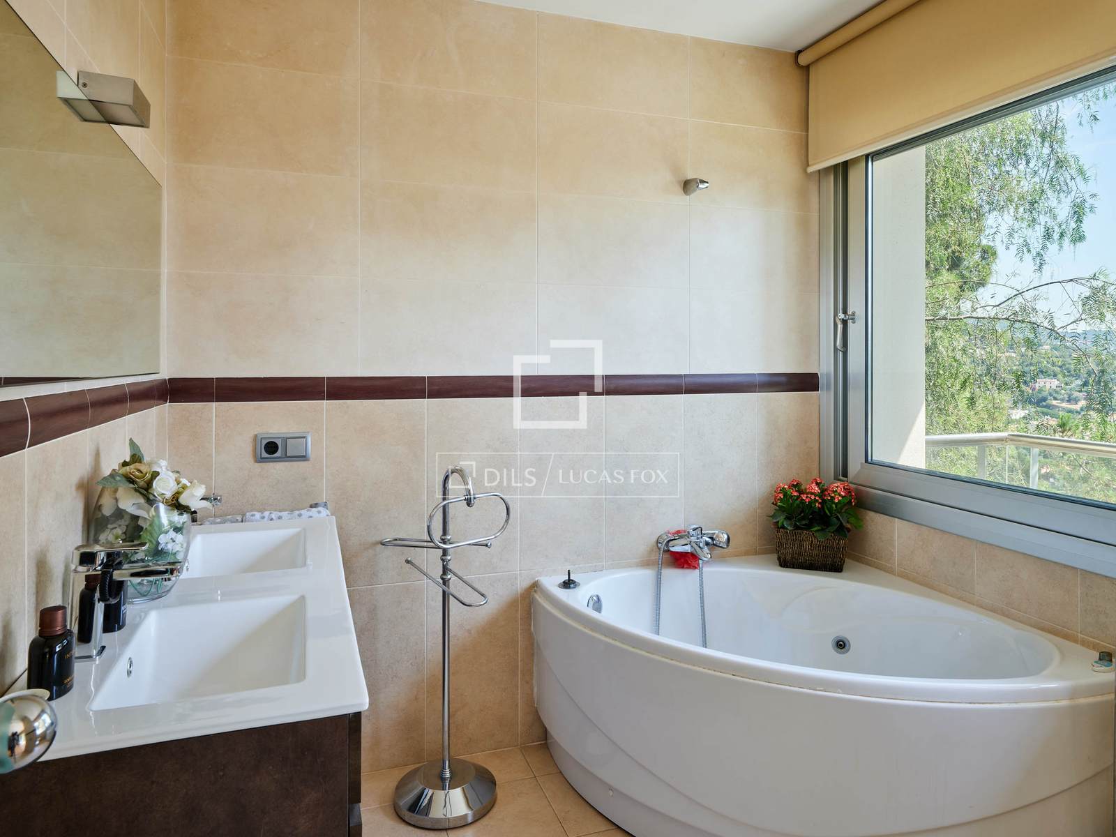 Villa Premia De Dalt, Barcelona, Spānijā 4 istabas, 460 m2 Nr. 150854