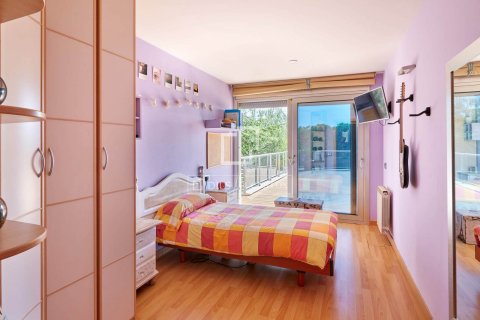 Villa till salu i Premia De Dalt, Barcelona, Spanien 4 sovrum, 460 kvm. Nr. 150854 - foto 21