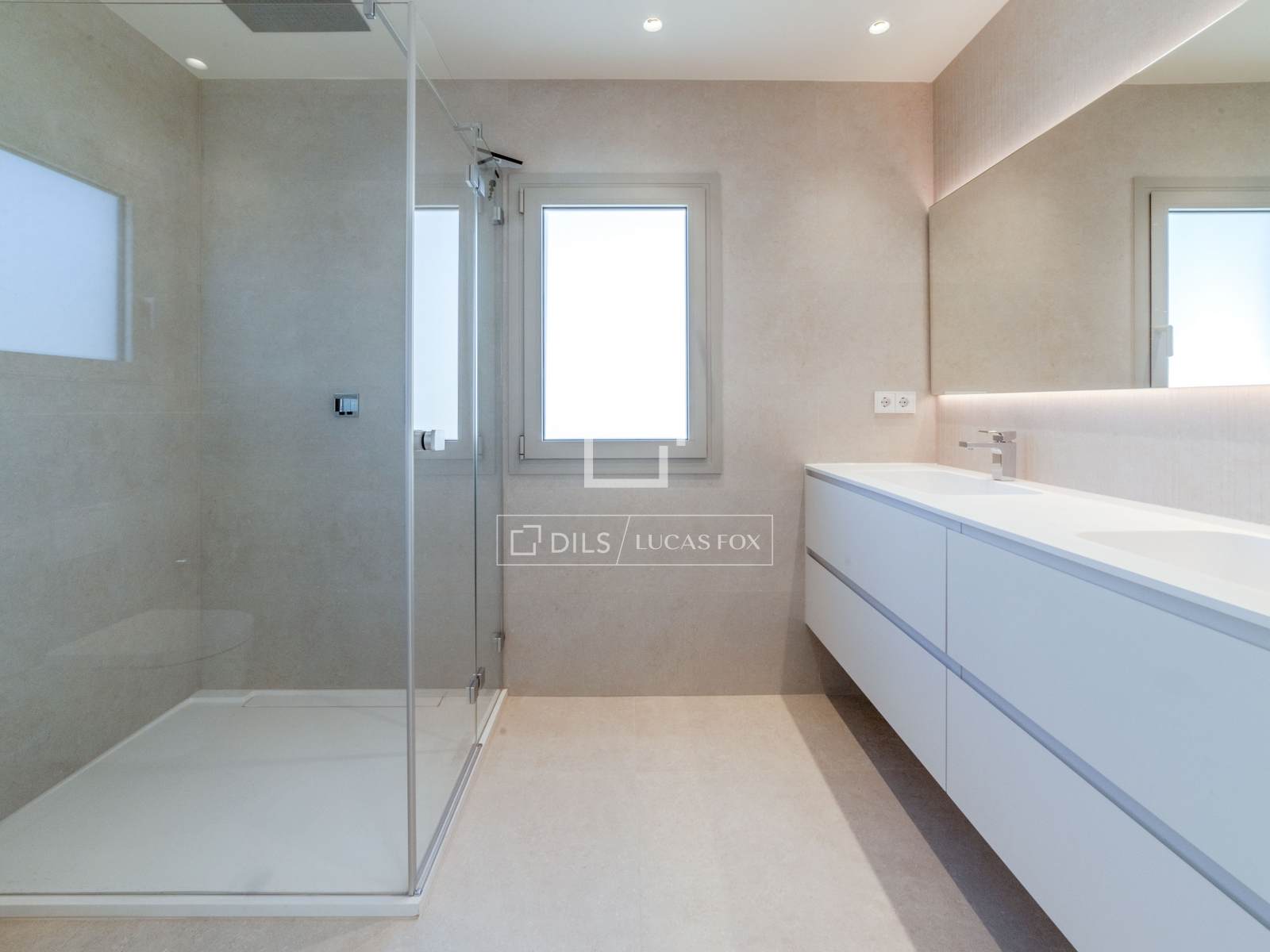 Villa i Sitges, Barcelona, Spanien 4 sovrum, 561 kvm. Nr. 150859