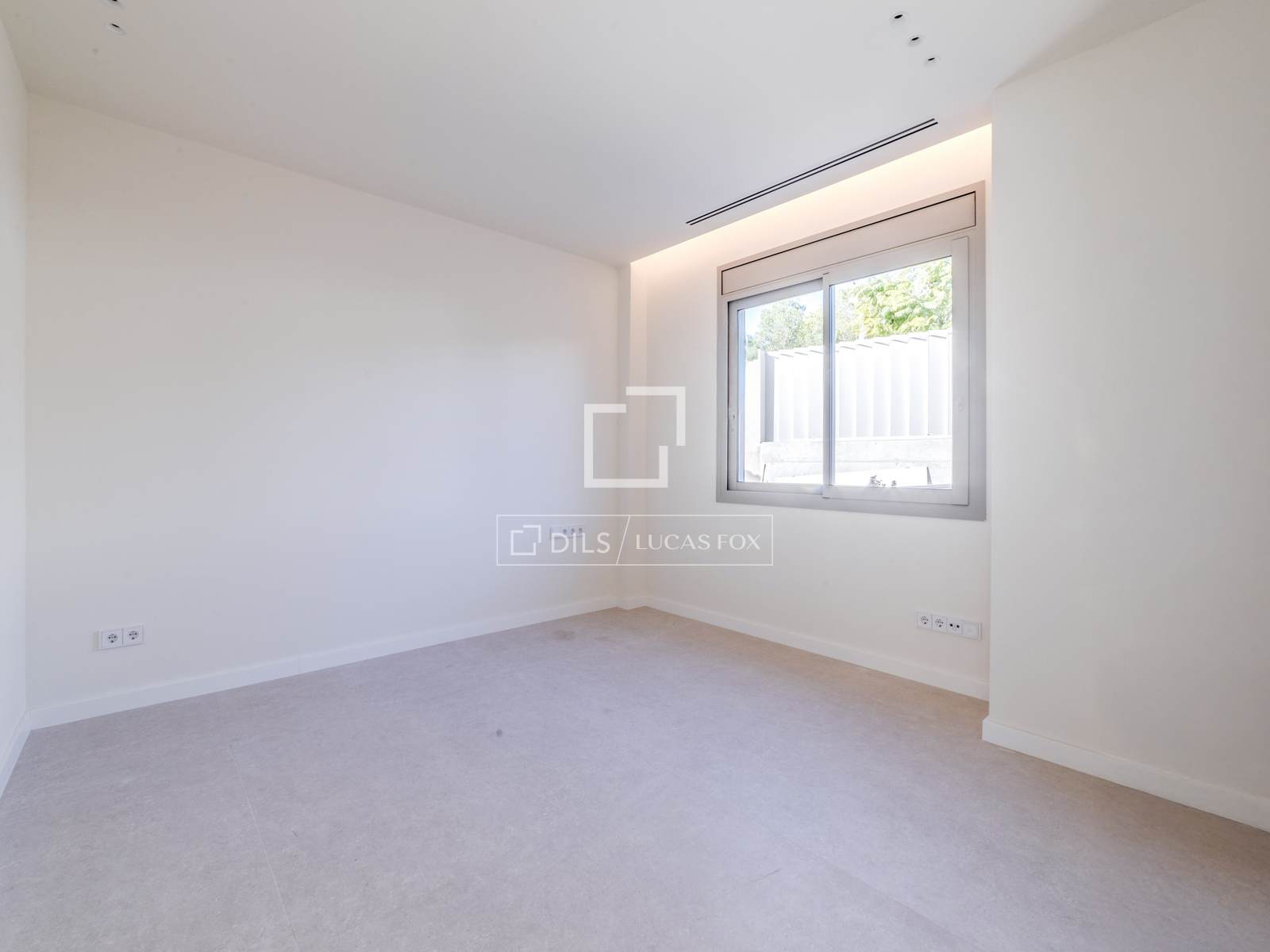Villa i Sitges, Barcelona, Spanien 4 sovrum, 561 kvm. Nr. 150859
