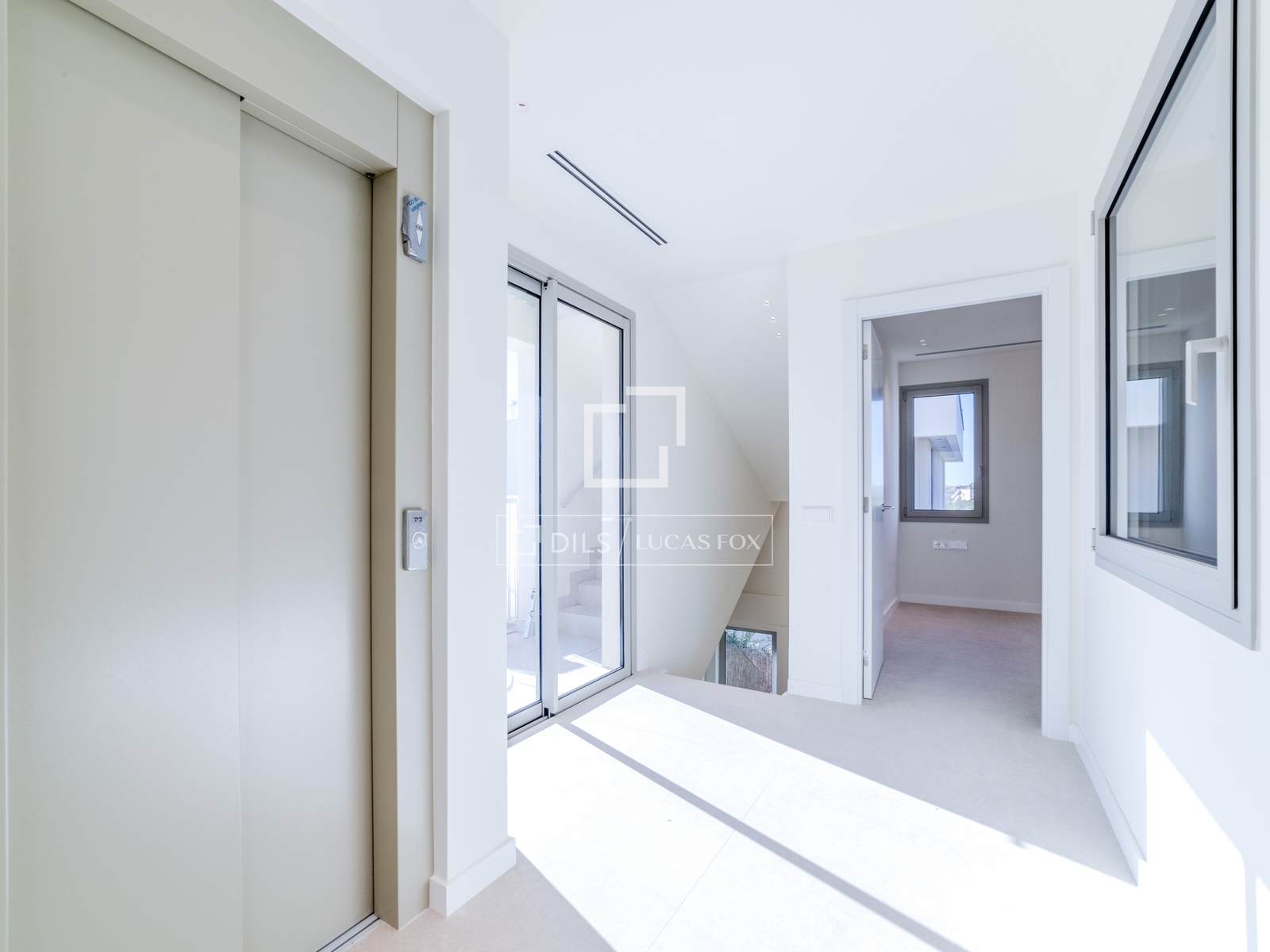 Villa i Sitges, Barcelona, Spanien 4 sovrum, 561 kvm. Nr. 150859
