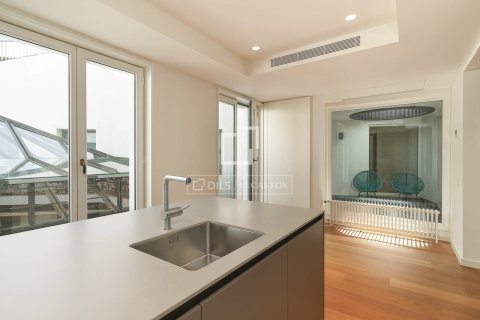 Penthouse w Barcelona, Hiszpania 2 sypialnie, 221 mkw. nr 150858 – zdjęcie 12