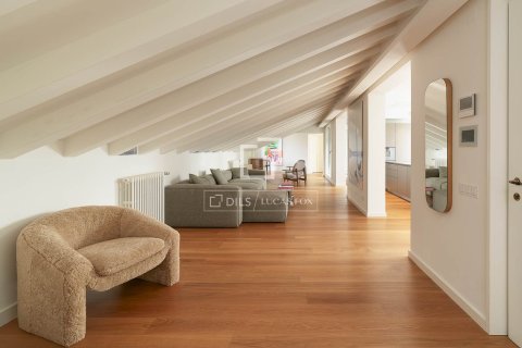 Penthouse w Barcelona, Hiszpania 2 sypialnie, 221 mkw. nr 150858 – zdjęcie 10