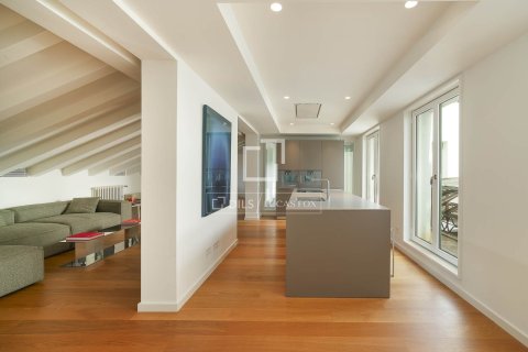 Penthouse w Barcelona, Hiszpania 2 sypialnie, 221 mkw. nr 150858 – zdjęcie 13