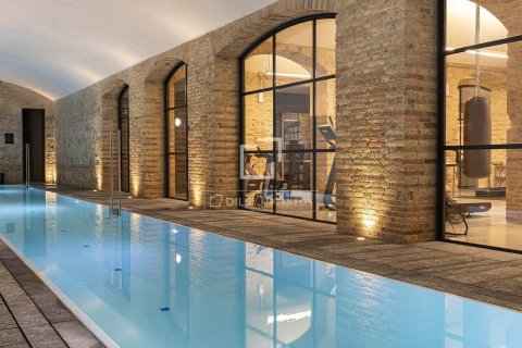 Penthouse w Barcelona, Hiszpania 2 sypialnie, 221 mkw. nr 150858