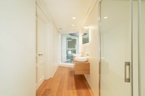 Penthouse w Barcelona, Hiszpania 2 sypialnie, 221 mkw. nr 150858 – zdjęcie 29