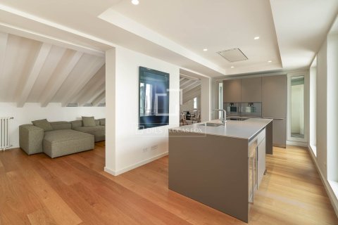 Penthouse w Barcelona, Hiszpania 2 sypialnie, 221 mkw. nr 150858 – zdjęcie 9