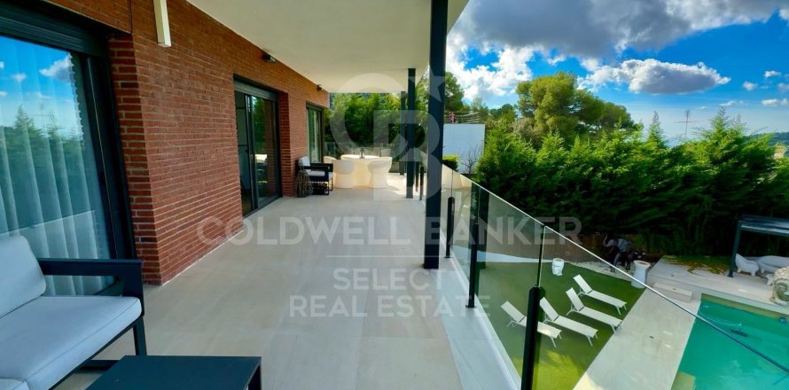 Villa a Matadepera, Barcelona, Spagna 7 camere da letto, 512 mq. N° 179114