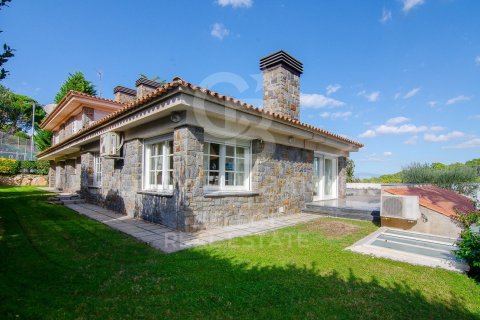 Talo myytävänä Cerdanyola Del Valles, Barcelona, Espanja, 6 makuuhuonetta, 1003 m2 No. 179116 - kuva 22