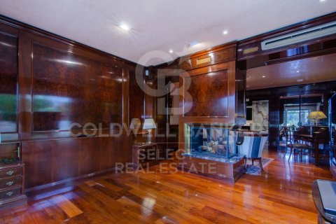 Talo myytävänä Cerdanyola Del Valles, Barcelona, Espanja, 6 makuuhuonetta, 1003 m2 No. 179116 - kuva 29