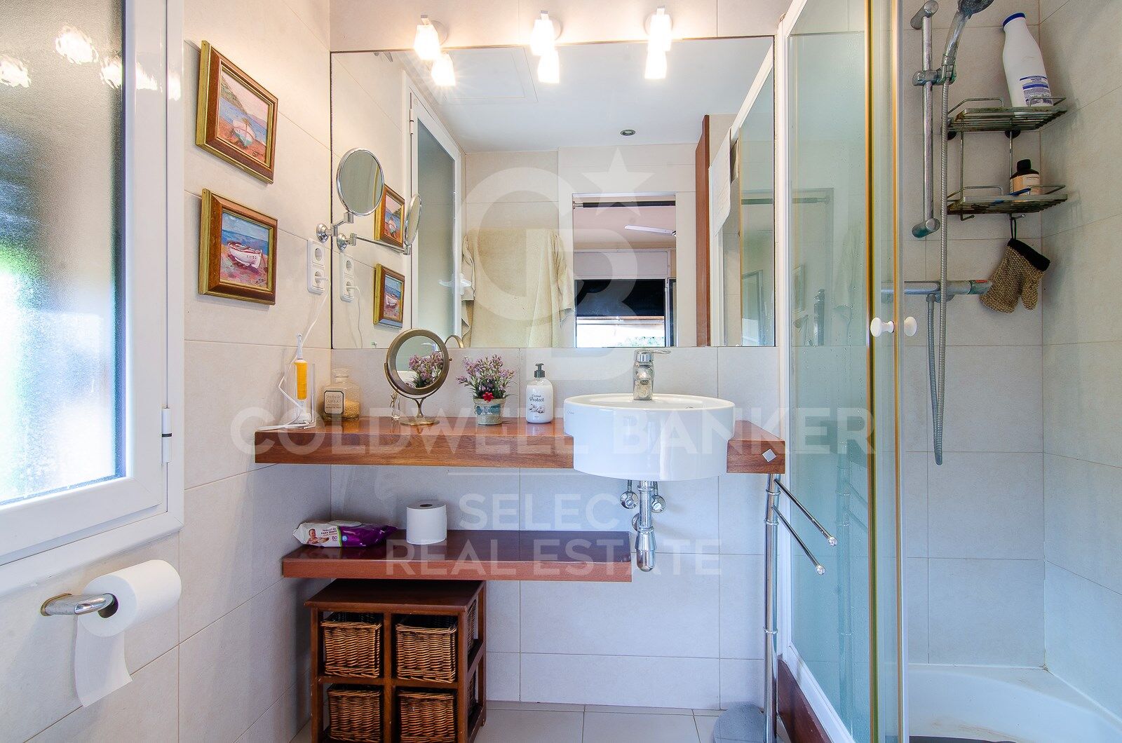 House à Cerdanyola Del Valles, Barcelona, Espagne 6 chambres, 355 m2 No. 179108