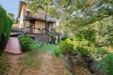 House à vendre à Cerdanyola Del Valles, Barcelona, Espagne, 6 chambres, 355 m2 No. 179108 - photo 4
