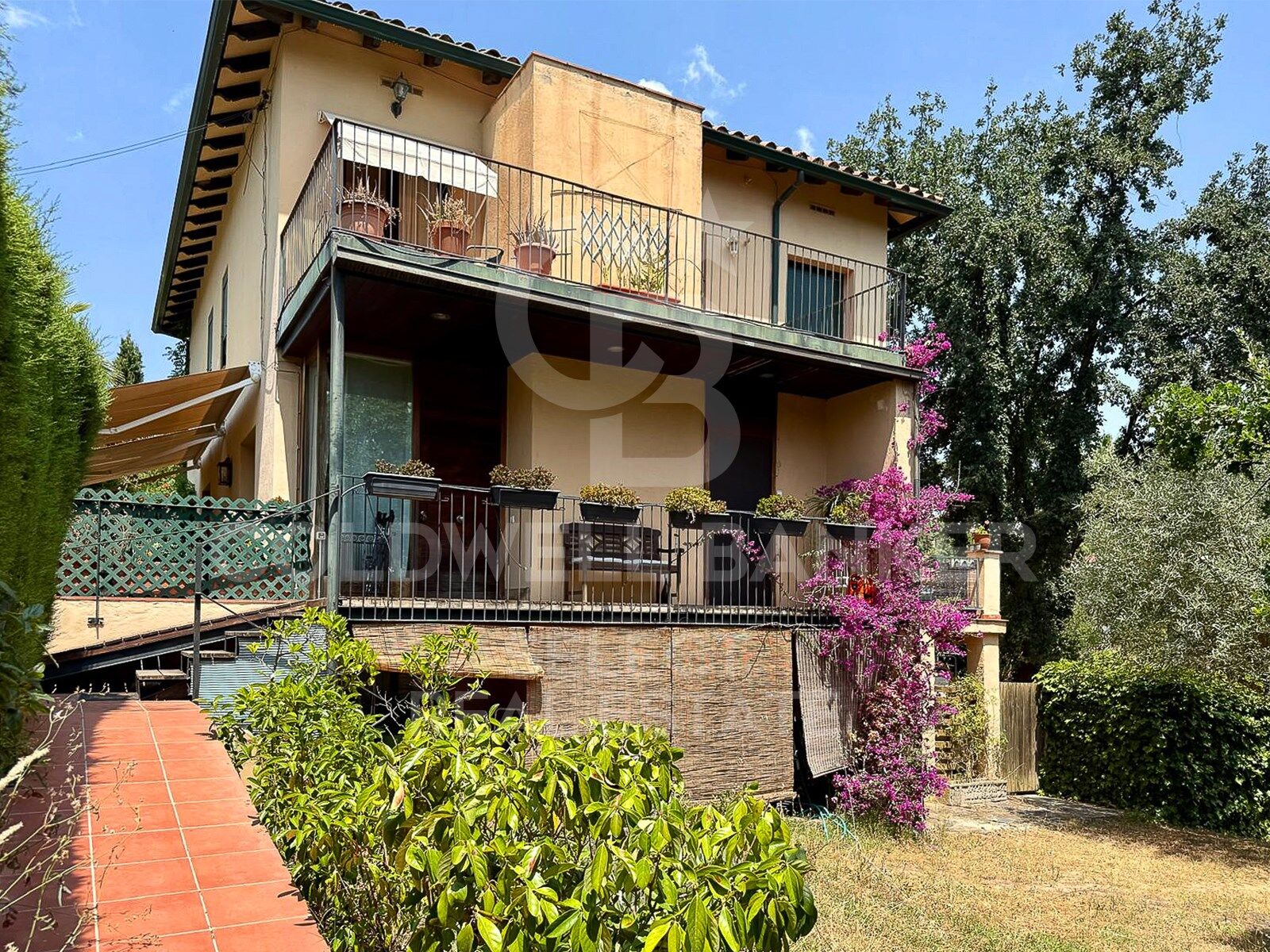 House à Cerdanyola Del Valles, Barcelona, Espagne 6 chambres, 355 m2 No. 179108