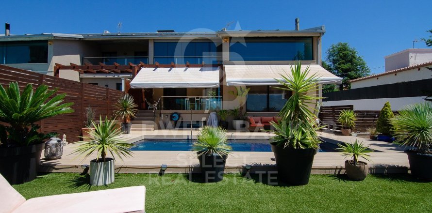 House à Matadepera, Barcelona, Espagne 4 chambres, 424 m2 No. 178588