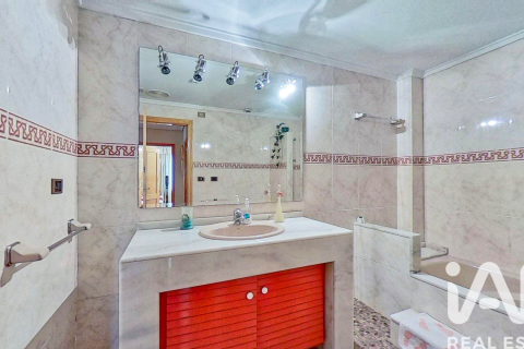 Продажа квартиры в Сагунто, Валенсия, Испания 3 спальни, 99.73м2 №173120 - фото 23