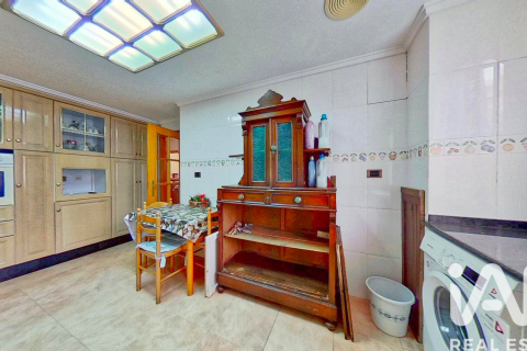 Продажа квартиры в Сагунто, Валенсия, Испания 3 спальни, 99.73м2 №173120 - фото 8