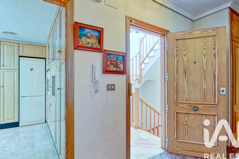Продажа квартиры в Сагунто, Валенсия, Испания 3 спальни, 99.73м2 №173120 - фото 6