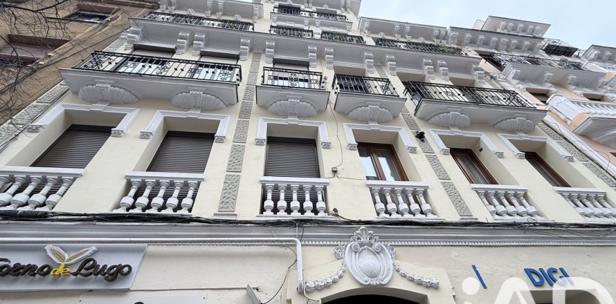 Penthouse w Madrid, Hiszpania 2 sypialnie, 49 mkw. nr 173119