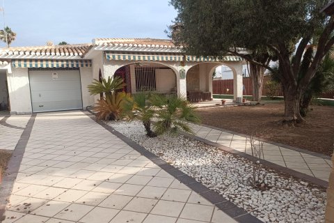 Villa till salu i Torrevieja, Alicante, Spanien 5 sovrum, 98 kvm. Nr. 177592 - foto 3