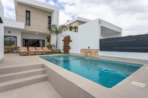 Villa till salu i Dolores, Alicante, Spanien 3 sovrum, 150 kvm. Nr. 177591 - foto 2