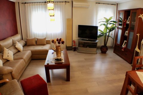 Villa till salu La Nucia, Alicante, Spanien 4 sovrum, 252 kvm. Nr. 135682 - foto 8