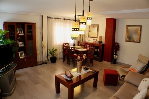 Villa till salu La Nucia, Alicante, Spanien 4 sovrum, 252 kvm. Nr. 135682 - foto 5