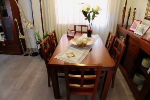 Villa till salu La Nucia, Alicante, Spanien 4 sovrum, 252 kvm. Nr. 135682 - foto 7