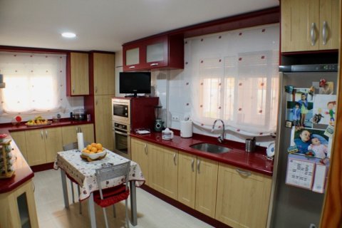 Villa till salu La Nucia, Alicante, Spanien 4 sovrum, 252 kvm. Nr. 135682 - foto 19