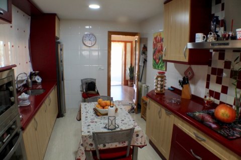 Villa till salu La Nucia, Alicante, Spanien 4 sovrum, 252 kvm. Nr. 135682 - foto 21