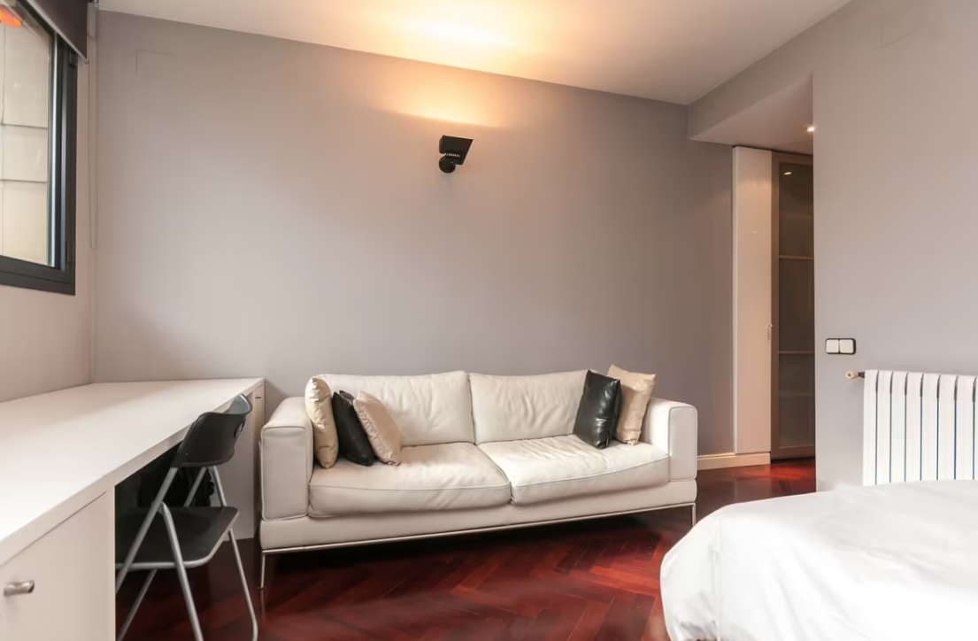 Lägenhet i Eixample, Barcelona, Spanien 6 sovrum, 275 kvm. Nr. 133473