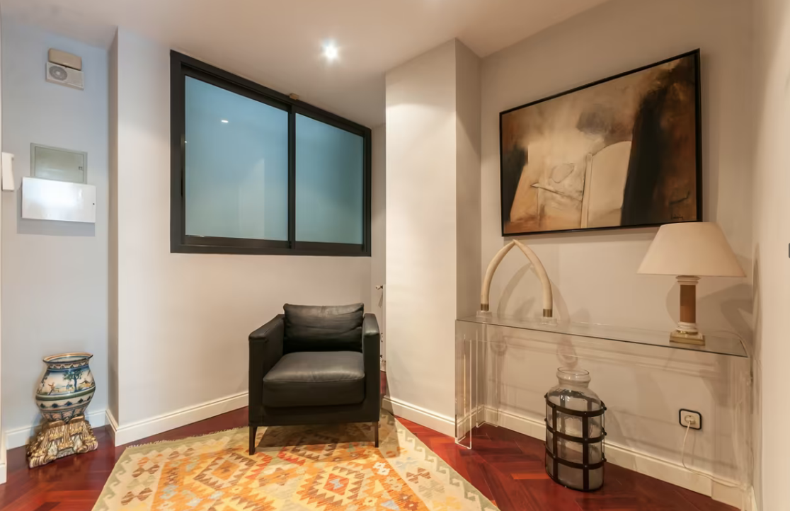 Lägenhet i Eixample, Barcelona, Spanien 6 sovrum, 275 kvm. Nr. 133473