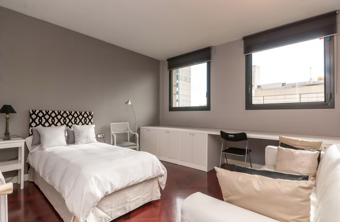 Lägenhet i Eixample, Barcelona, Spanien 6 sovrum, 275 kvm. Nr. 133473