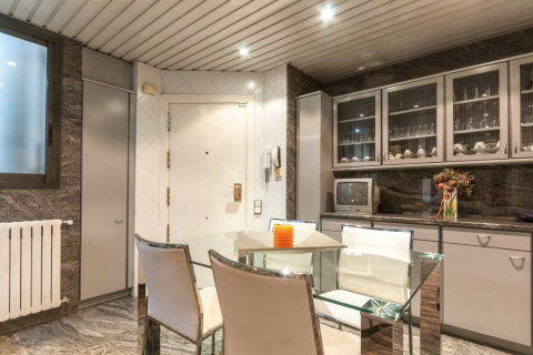 Apartment à vendre Eixample, Barcelona, Espagne, 6 chambres, 275 m2 No. 133473 - photo 6