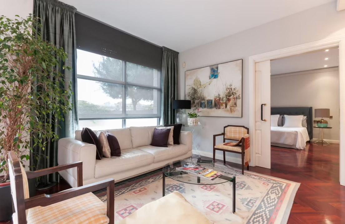 Lägenhet i Eixample, Barcelona, Spanien 6 sovrum, 275 kvm. Nr. 133473