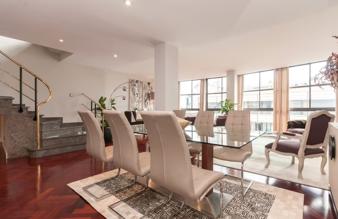Lägenhet i Eixample, Barcelona, Spanien 6 sovrum, 275 kvm. Nr. 133473