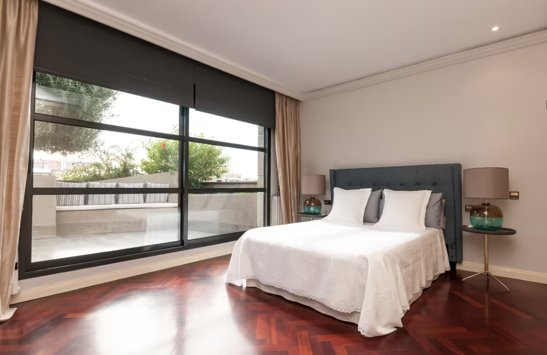 Lägenhet i Eixample, Barcelona, Spanien 6 sovrum, 275 kvm. Nr. 133473