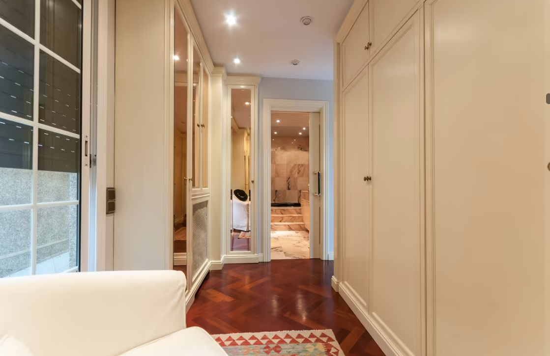 Lägenhet i Eixample, Barcelona, Spanien 6 sovrum, 275 kvm. Nr. 133473
